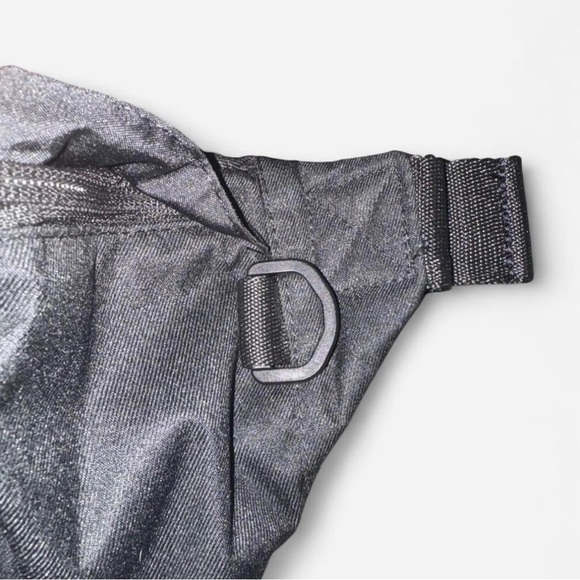 NIKE Tech fanny pack/Crossbody bag - Picture 4 of 8